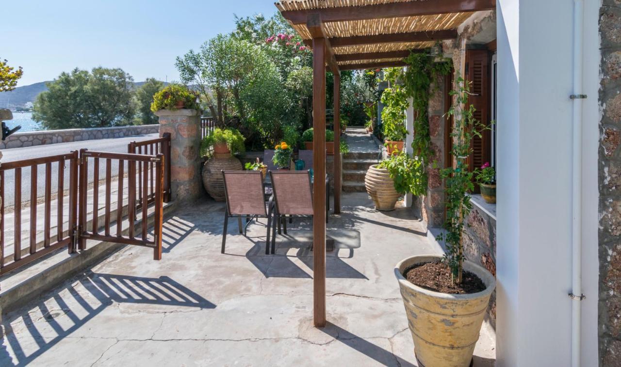 Kourita Garden Apartment With Sea View Near To The Port Of Milos Adamantas Eksteriør billede