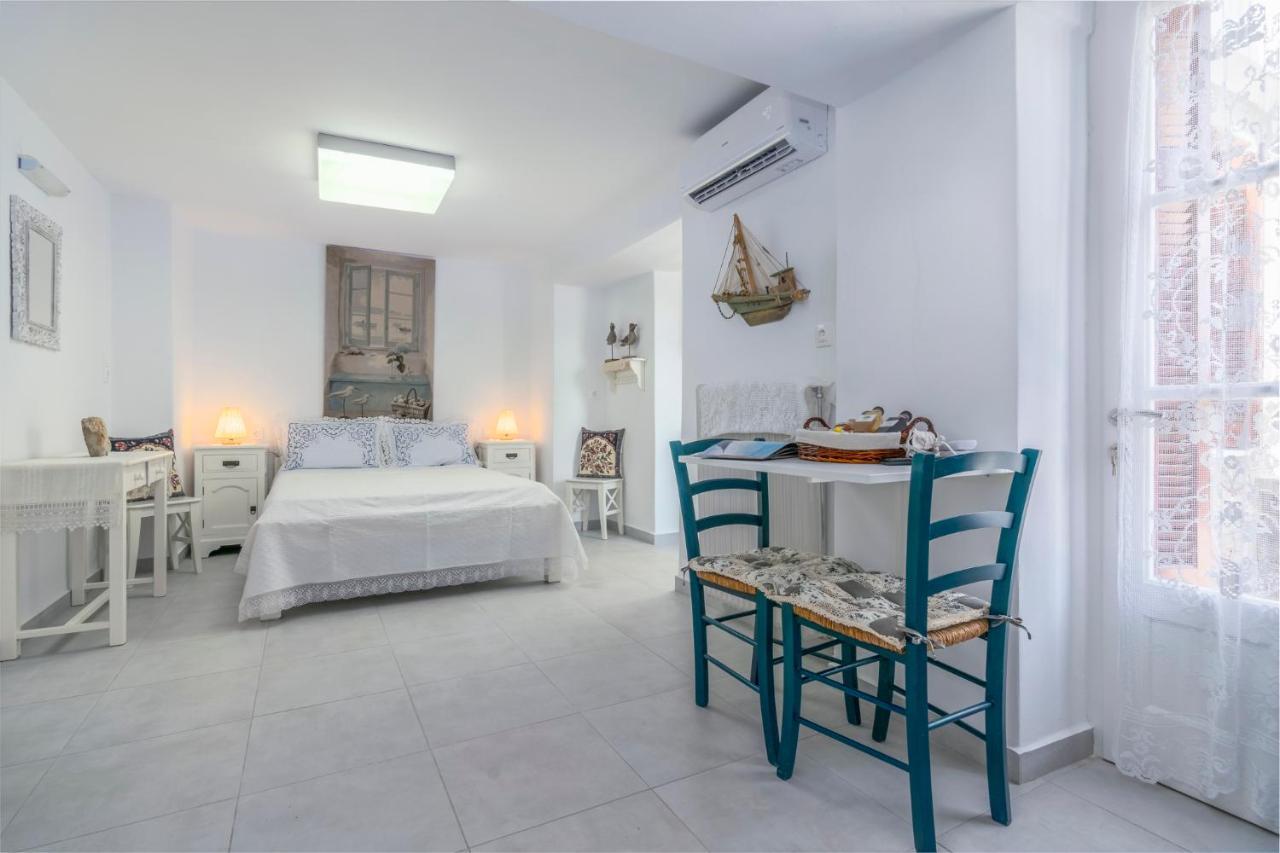 Kourita Garden Apartment With Sea View Near To The Port Of Milos Adamantas Eksteriør billede