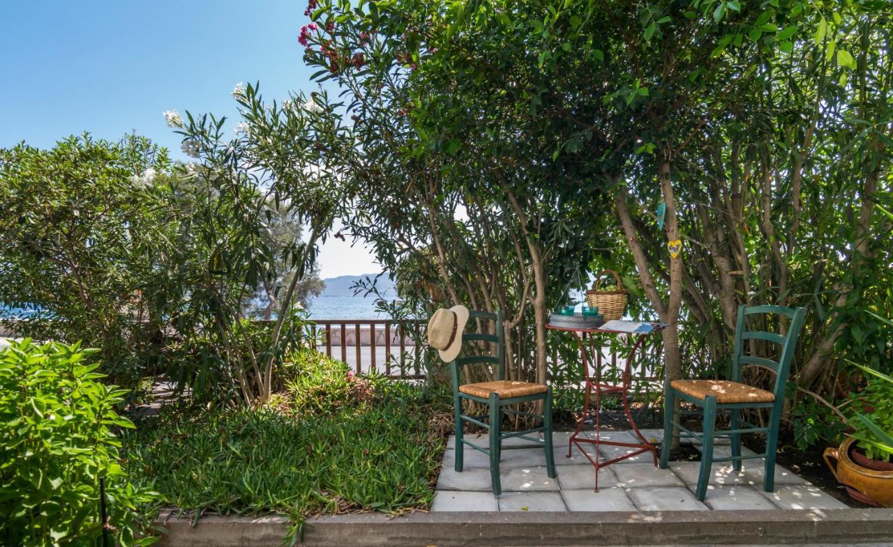 Kourita Garden Apartment With Sea View Near To The Port Of Milos Adamantas Eksteriør billede